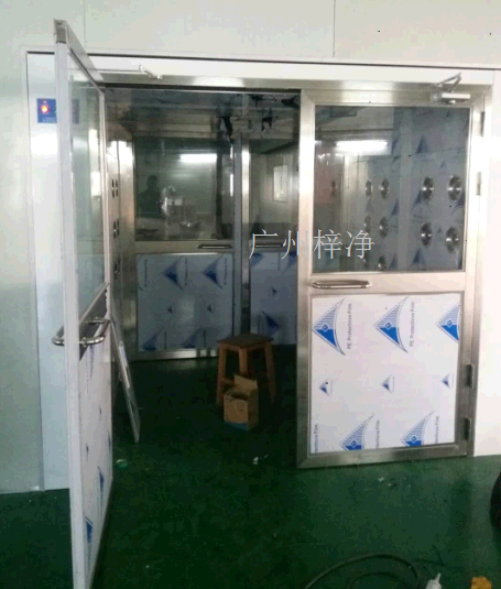 手动双门货淋室是货物进入洁净室所必需的通道 手动双门货淋室是货物进入洁净室所必需的通道